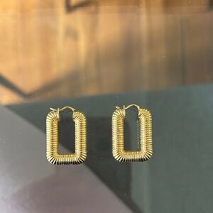 Mejuri Ribbed Oversized Hoop Earrings
